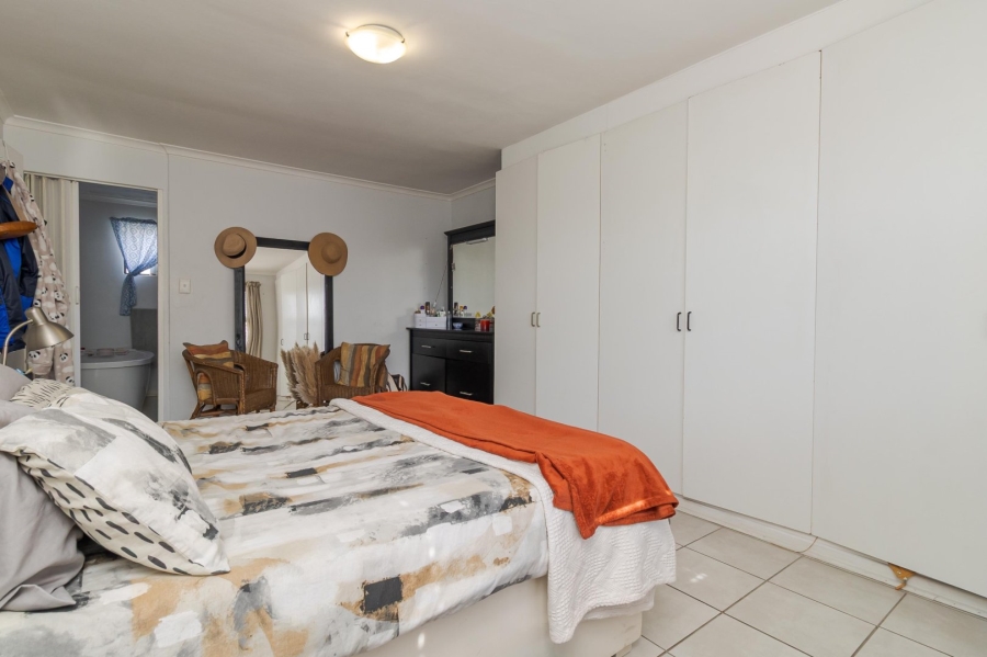 5 Bedroom Property for Sale in Loucharmante Western Cape